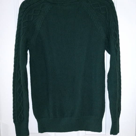 Hunter Green Gap cable knit sweater. Size xs. NWT - Picture 5 of 5